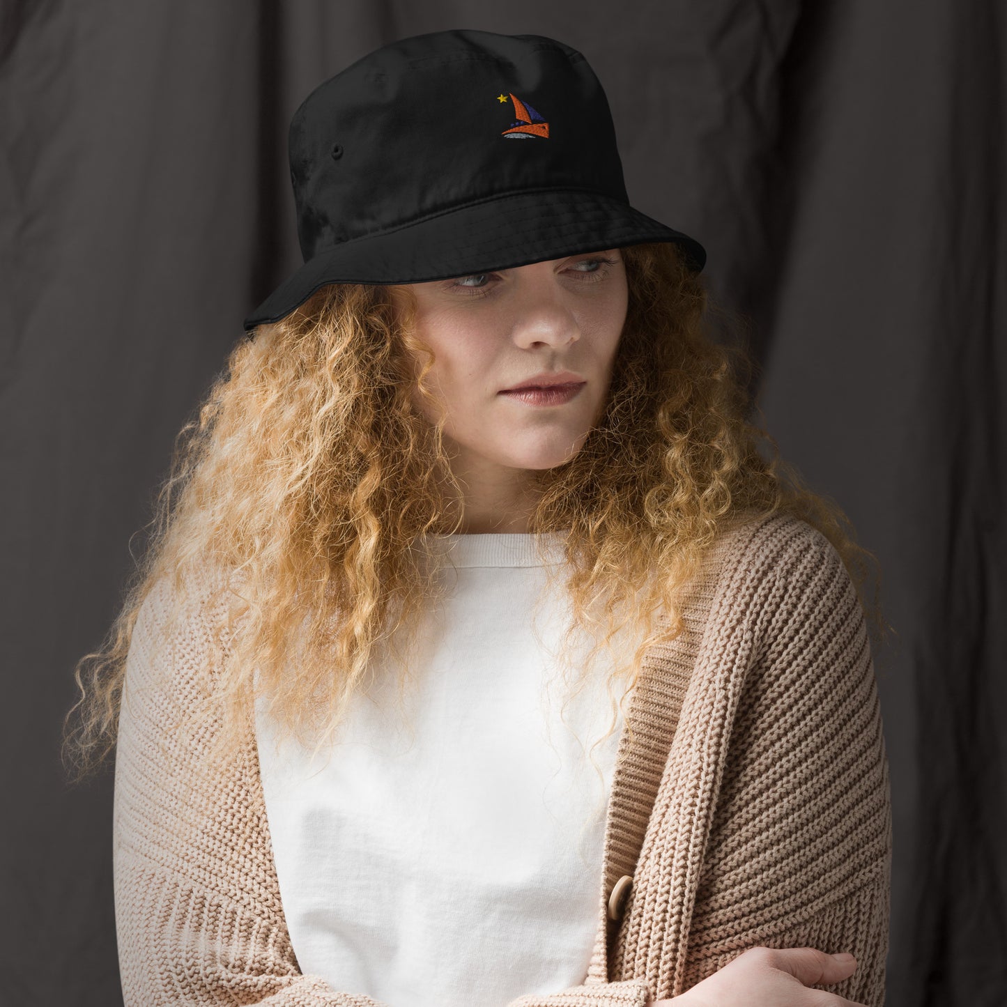 Dirigo Logo Organic bucket hat